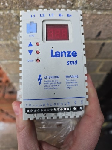 Lenze esmd751l4txa0001d20 - lenze,